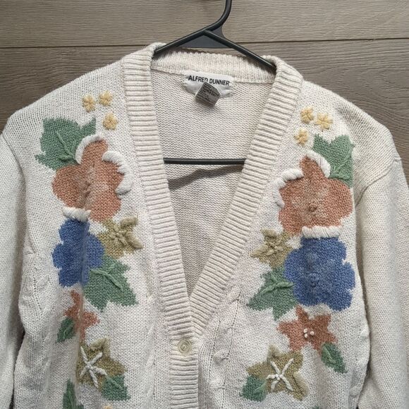 Alfred Dunner Embroidered Button Cardigan Sweater Women's Medium Petite - Picture 2 of 7
